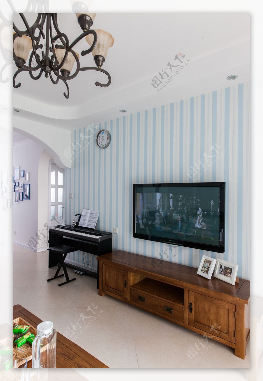 地中海田园蓝色条纹电视墙设计图