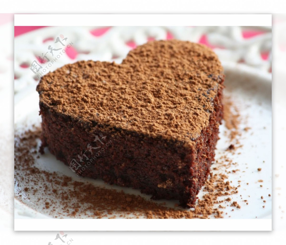心形巧克力蛋糕图片