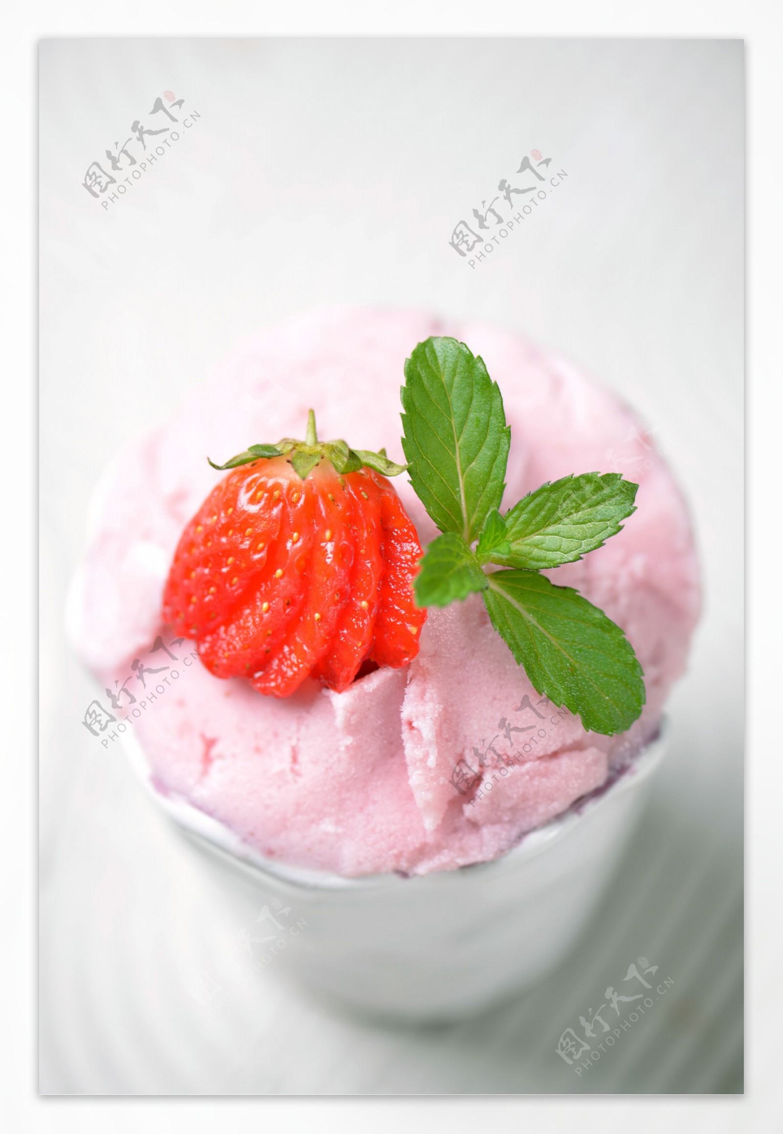 草莓薄荷冰淇淋
