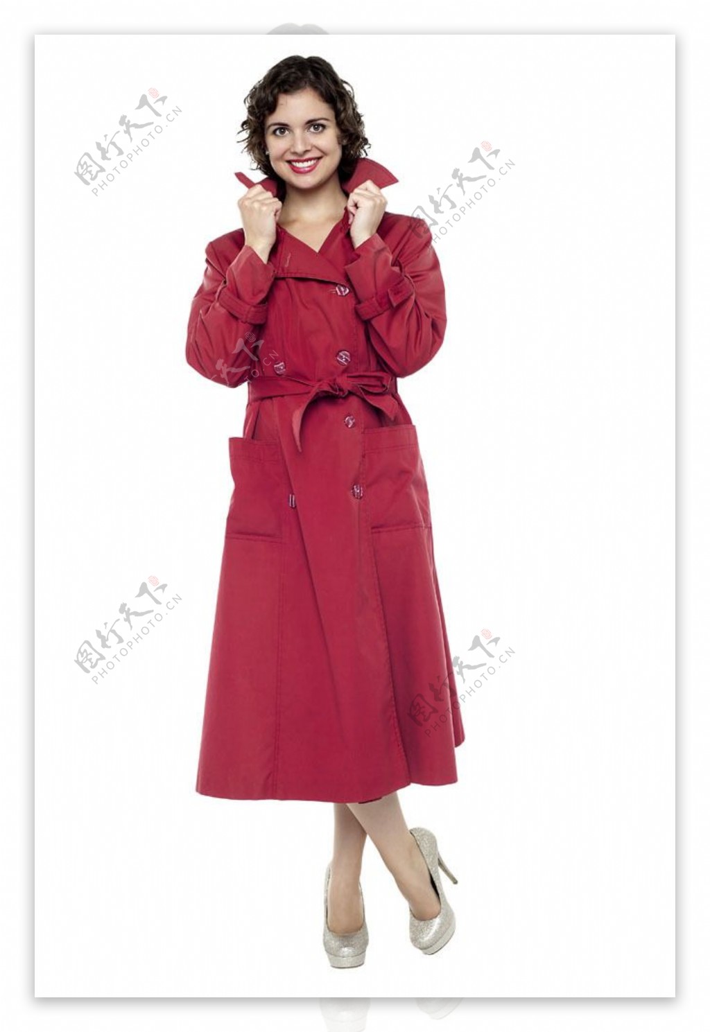 漂亮的红风衣女人图片