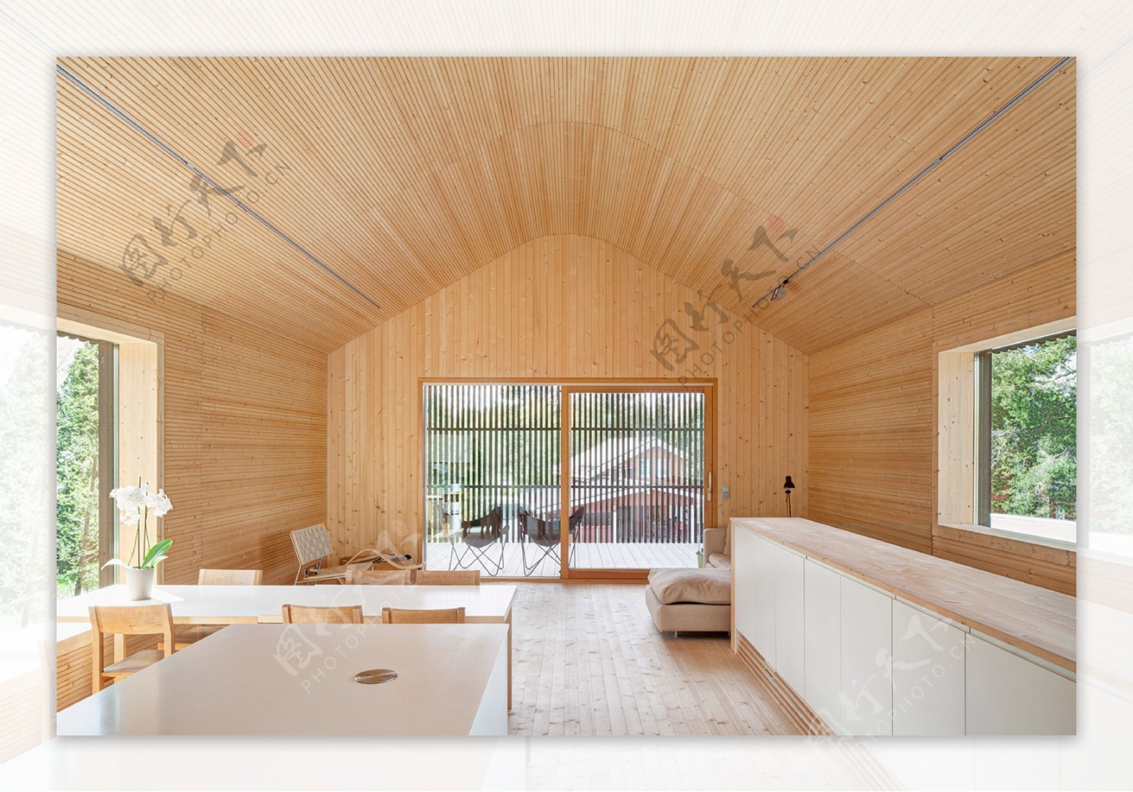 现代简约实木客厅落地窗设计图
