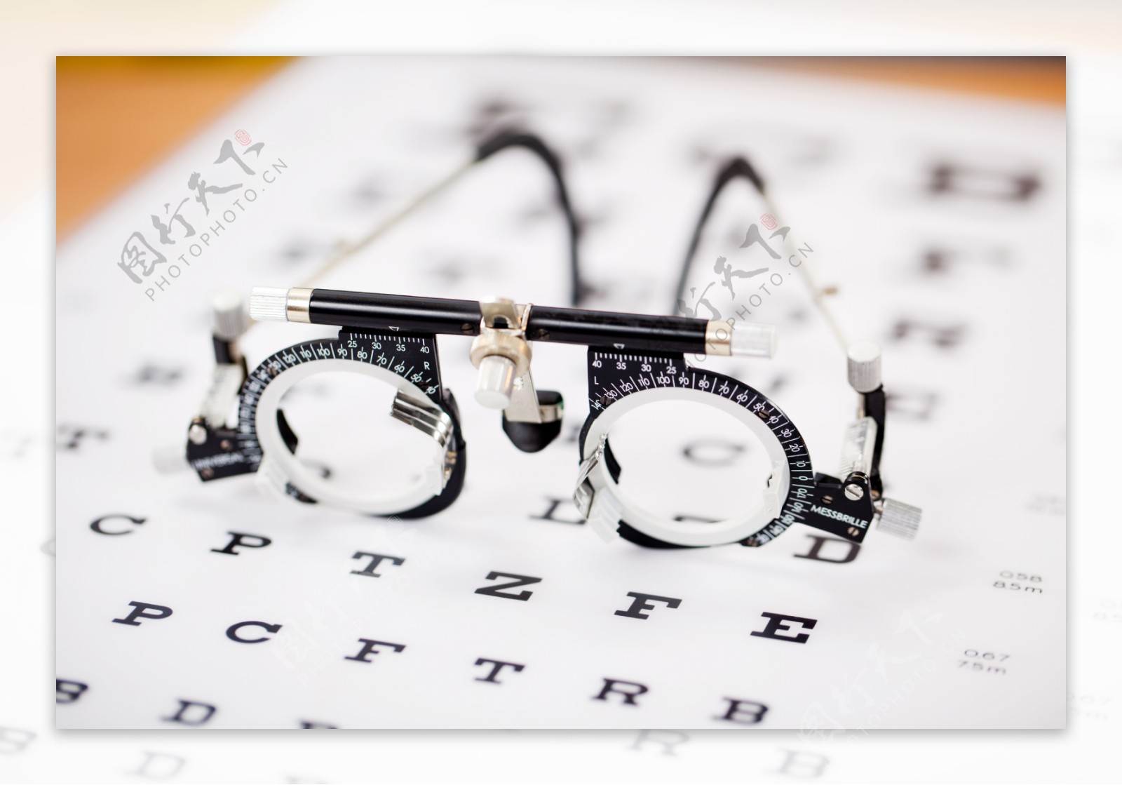 视力卡与视力眼镜图片