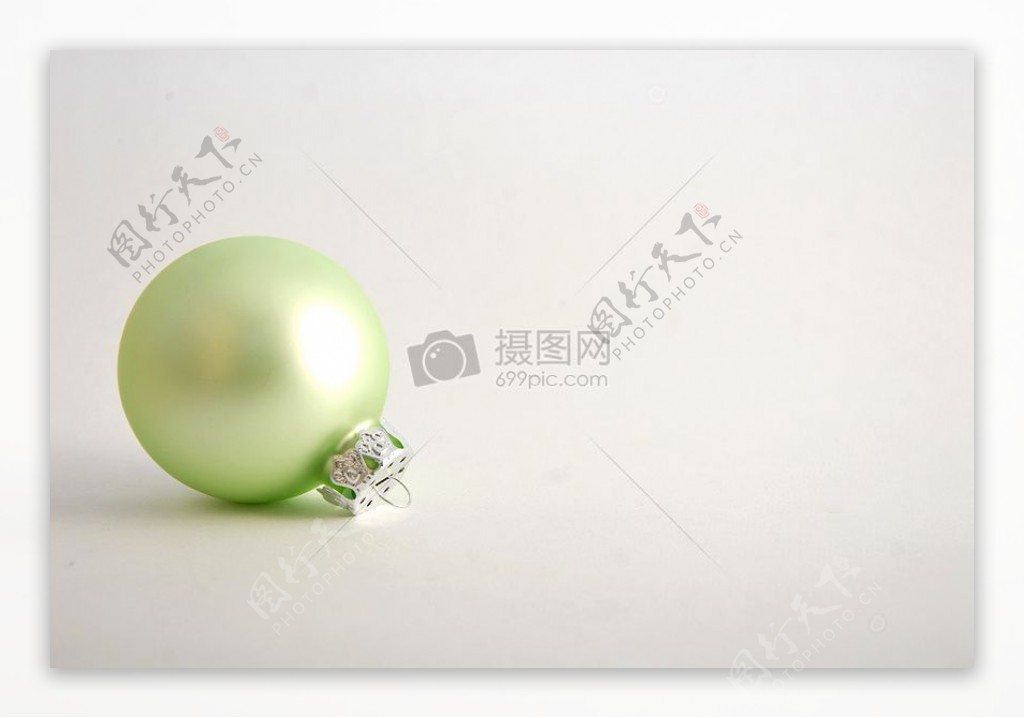 光滑的绿色珍珠
