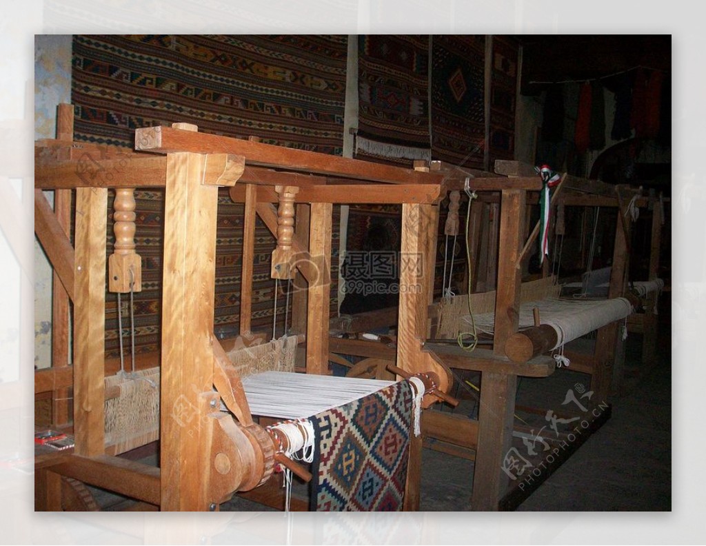 原始木头织布机