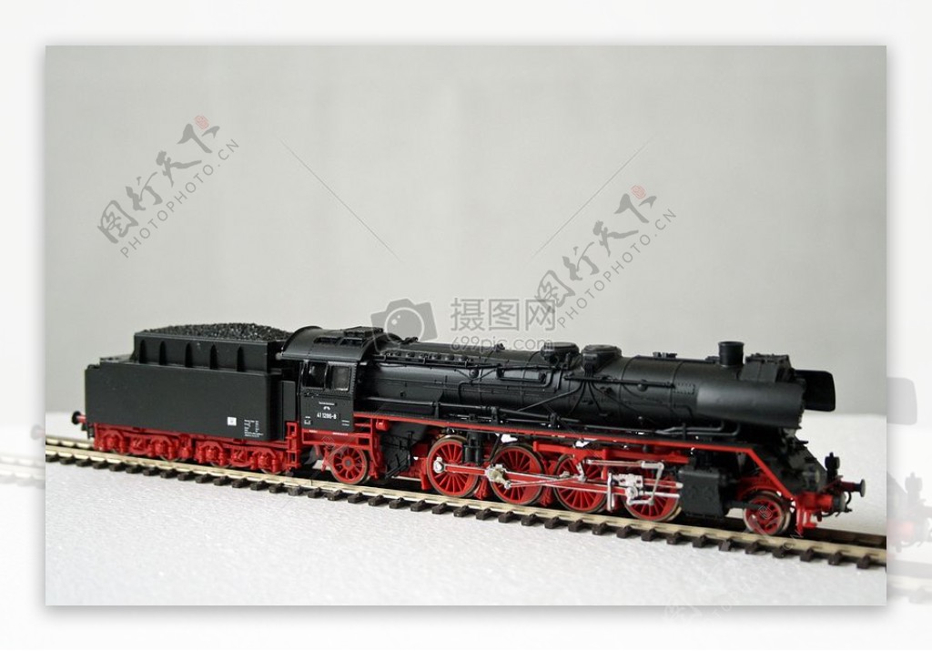 黑色火车模型