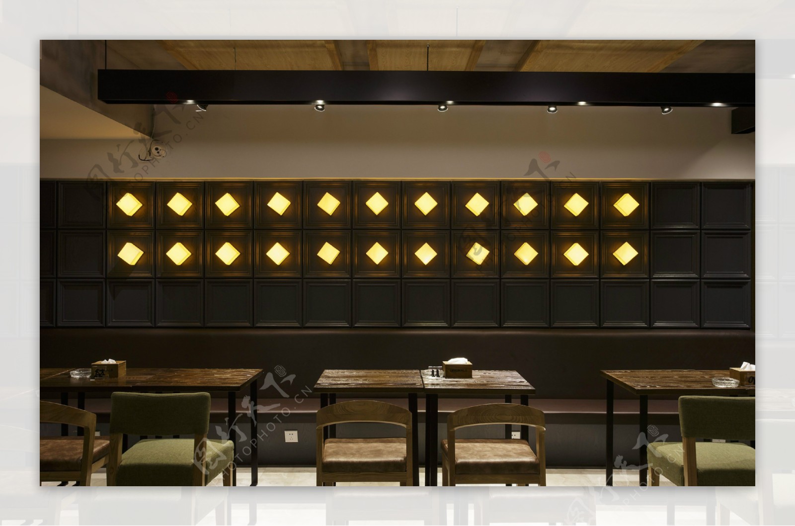 现代时尚黑色格子背景墙餐厅工装装修效果图