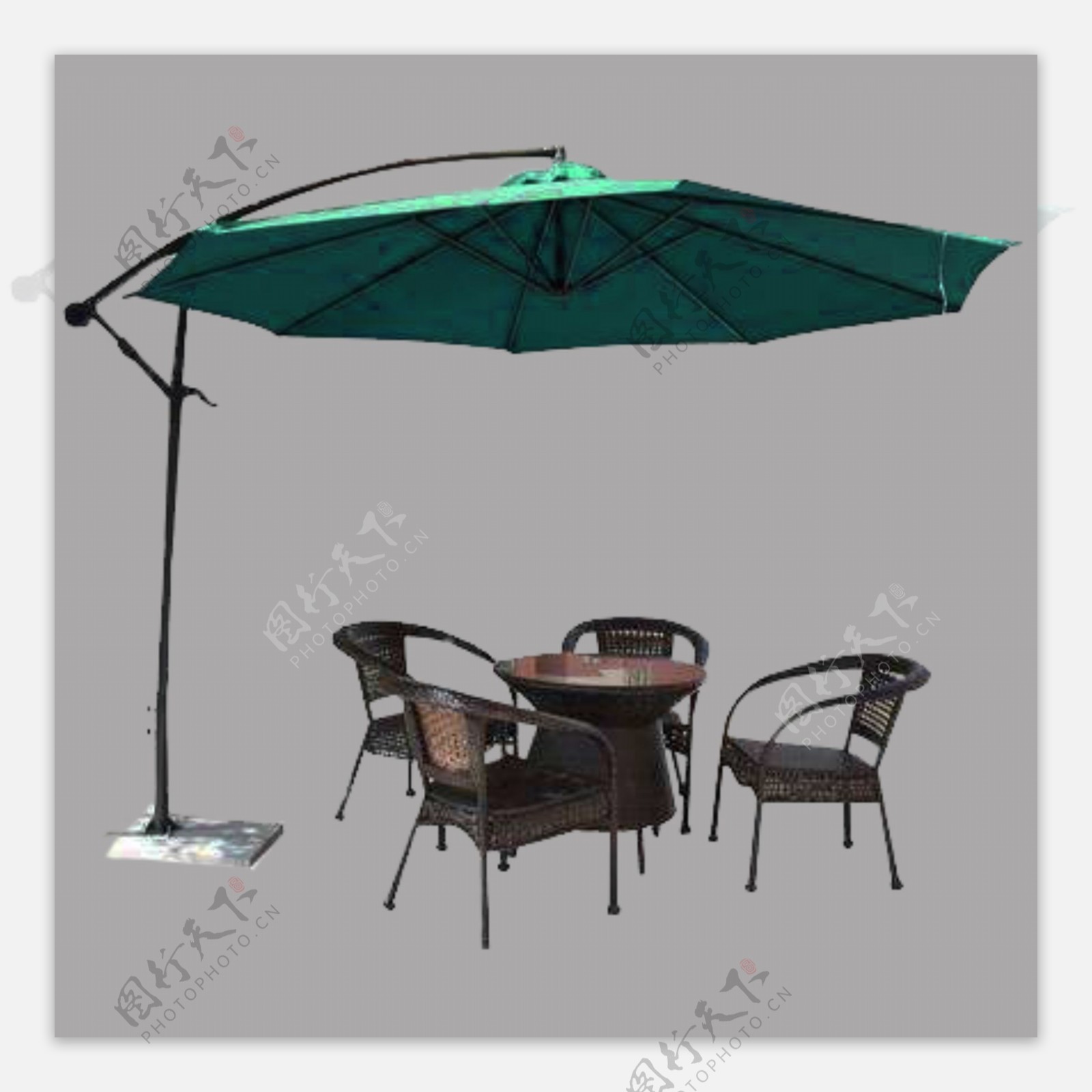 户外餐桌与遮阳伞