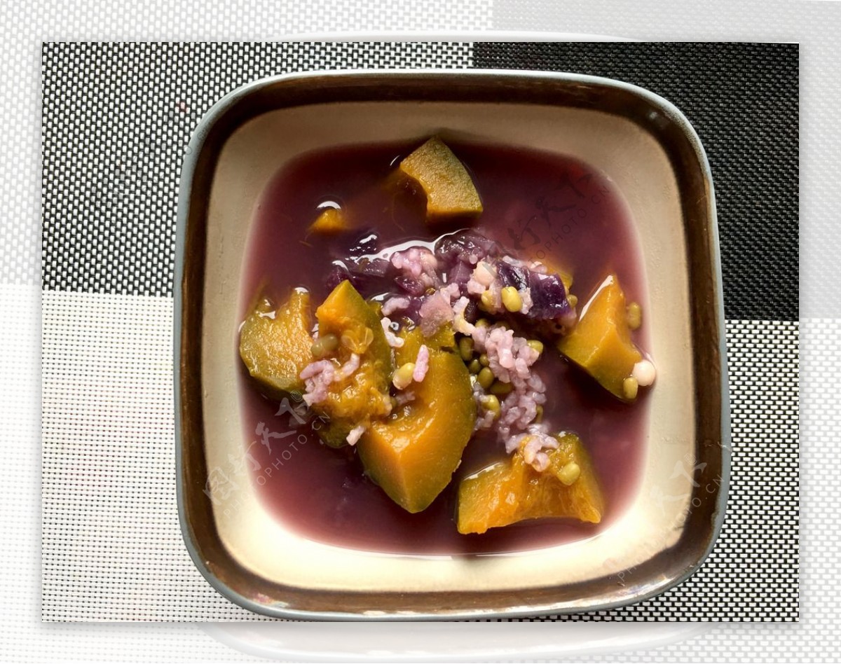 南瓜紫薯薏米绿豆粥