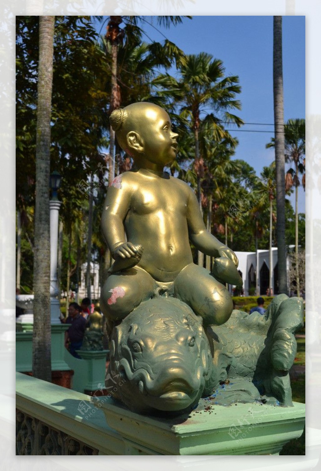 泰国九世皇庙雕塑