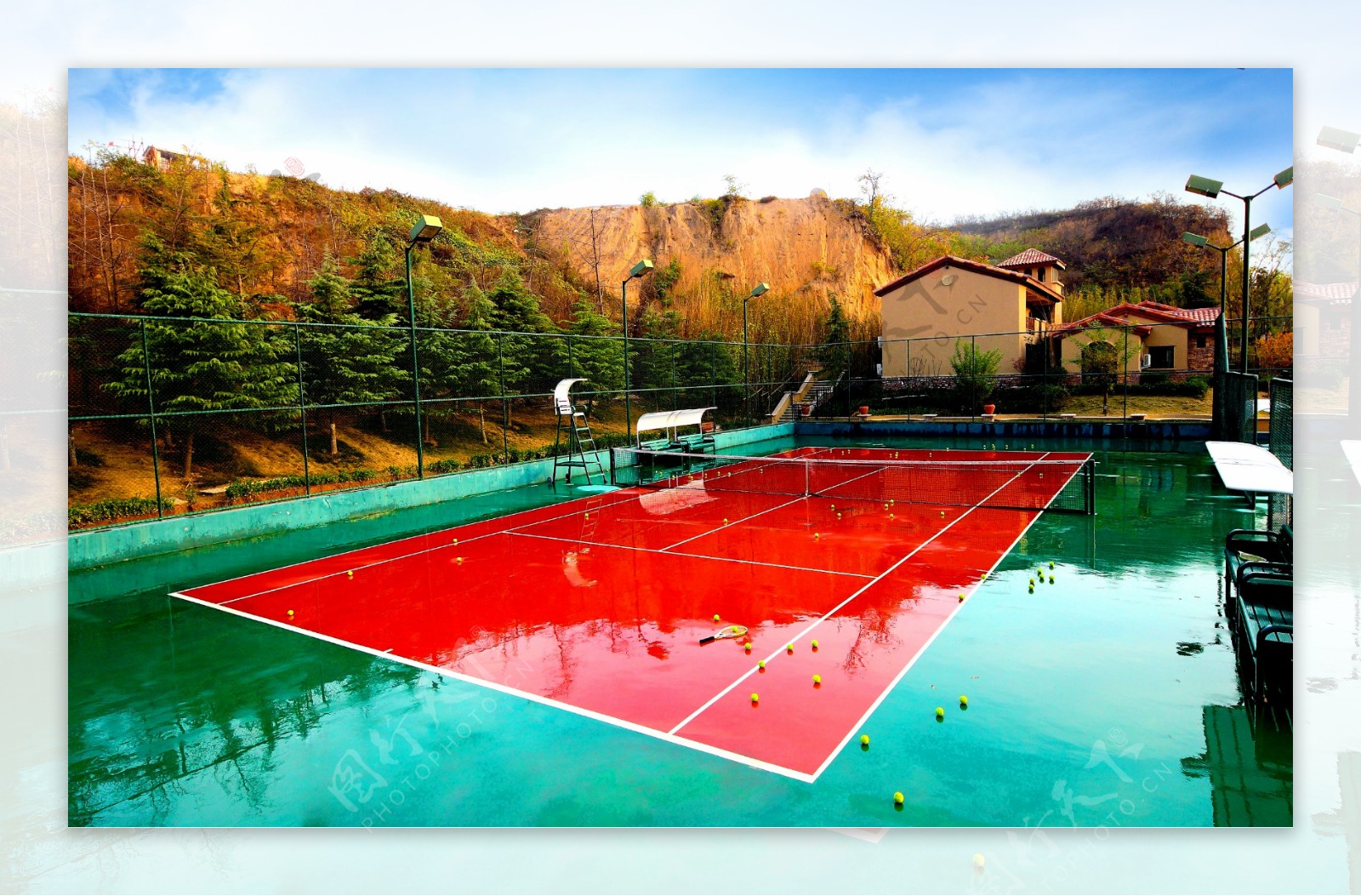 别墅网球羽毛球运动场