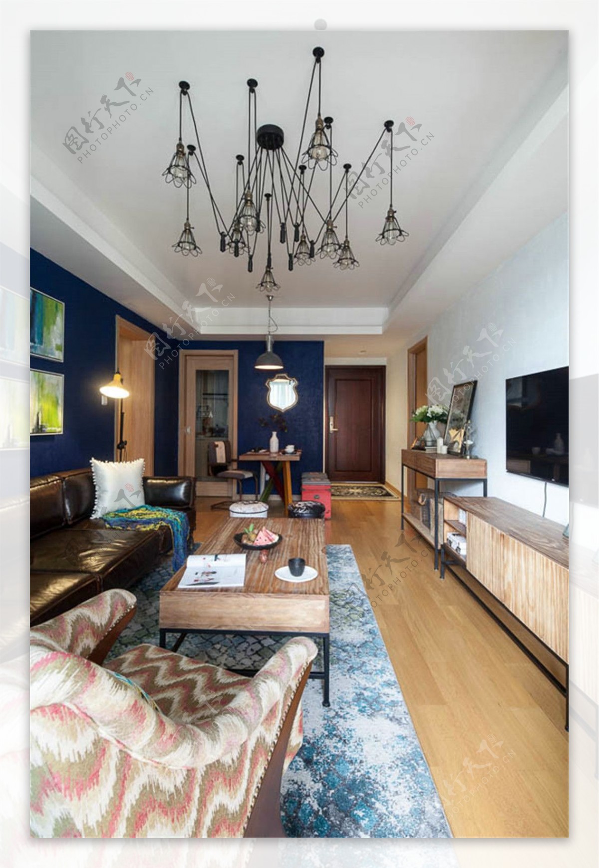 现代客厅天空花纹地毯室内装修效果图