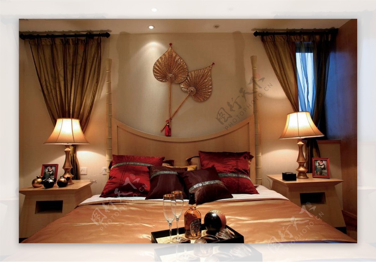51个大胆、浪漫的红色卧室设计(3) - 设计之家