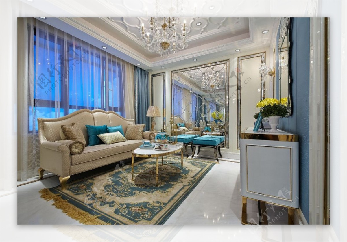 欧式客厅蓝色窗帘装修效果图