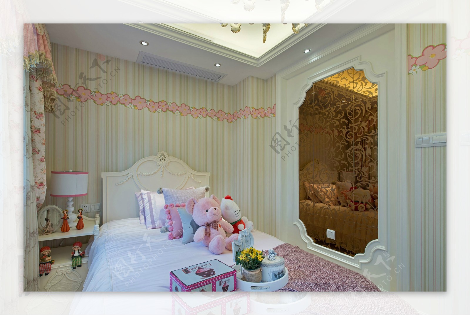 温馨清新粉白背景墙卧室室内装修效果图