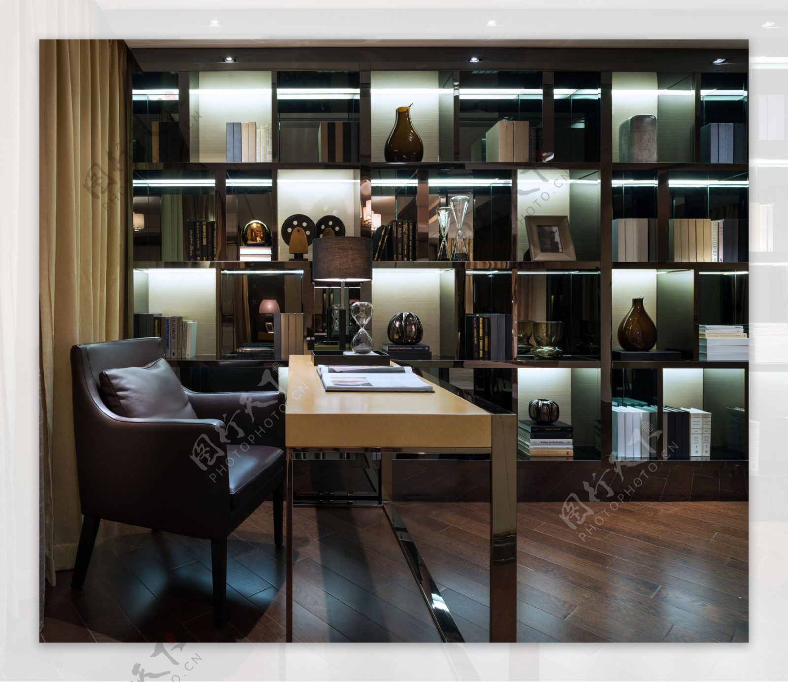 现代时尚商务范书房深色老板凳室内装修图