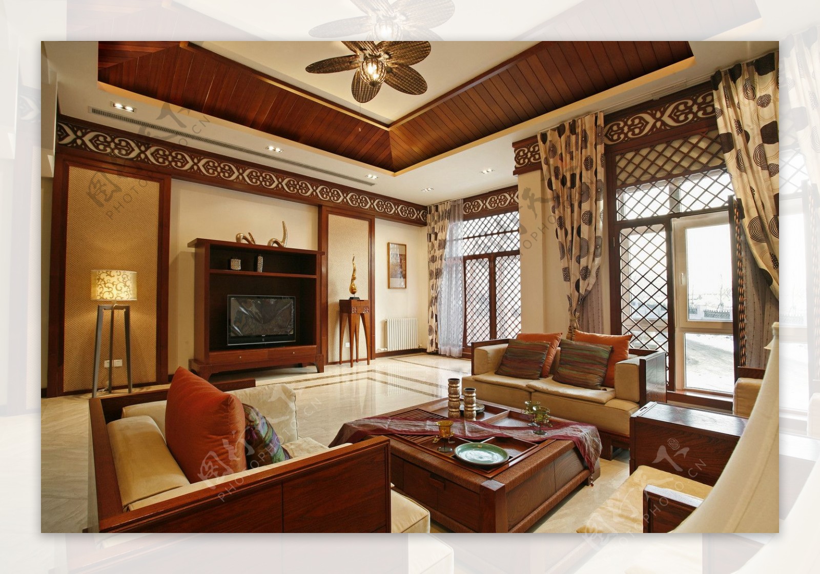 中式轻奢客厅方形木制茶几室内装修效果图