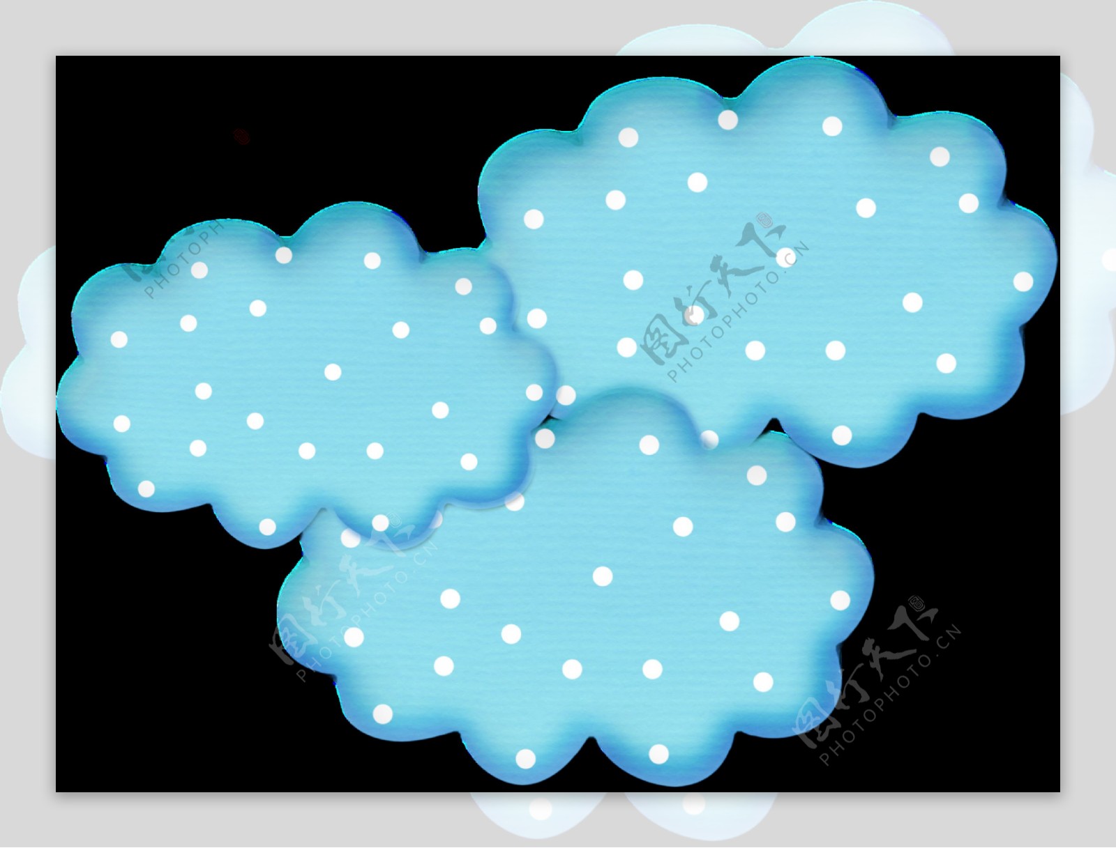 手绘可爱蓝色云朵灯饰png透明素材