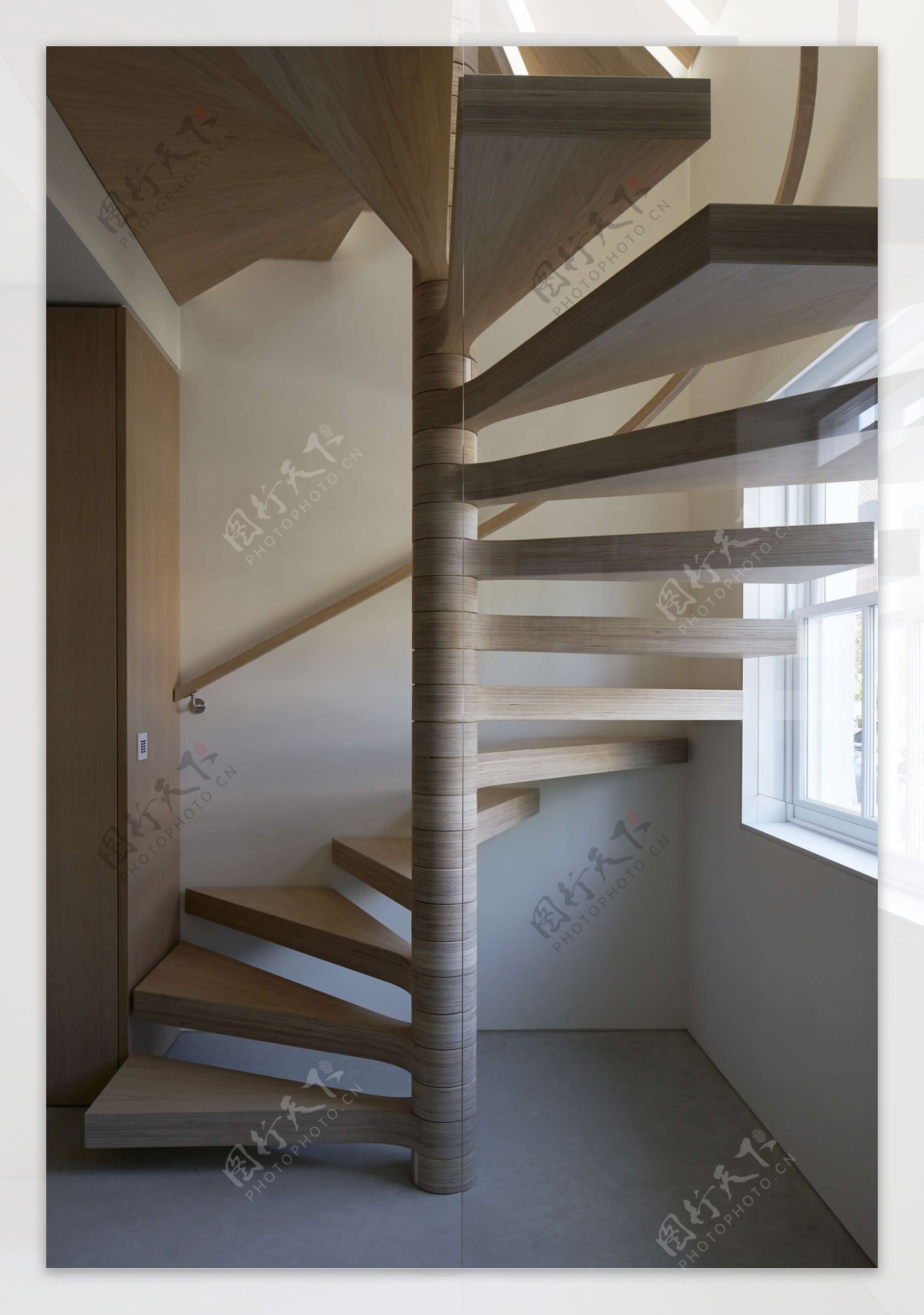 简约时尚木质楼梯效果图