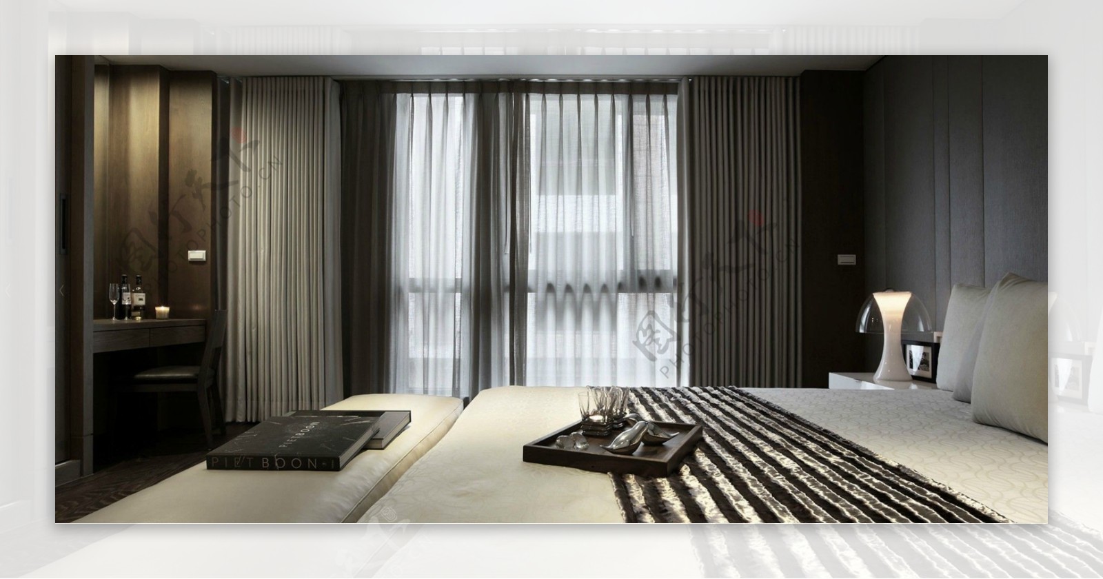 中式轻奢卧室紫灰色背景墙室内装修效果图