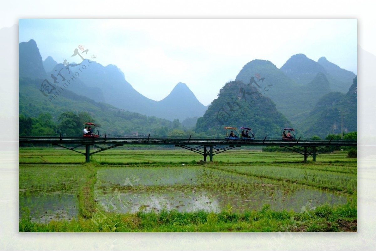 漓江冠岩风景区.