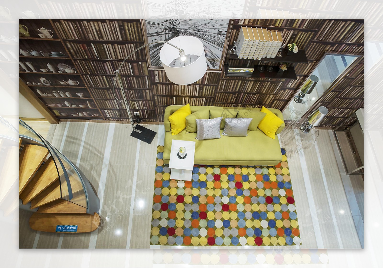 简约客厅浅黄色沙发装修室内效果图