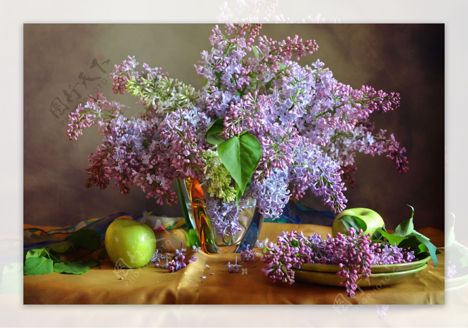 静物画紫丁香苹果花瓣花卉