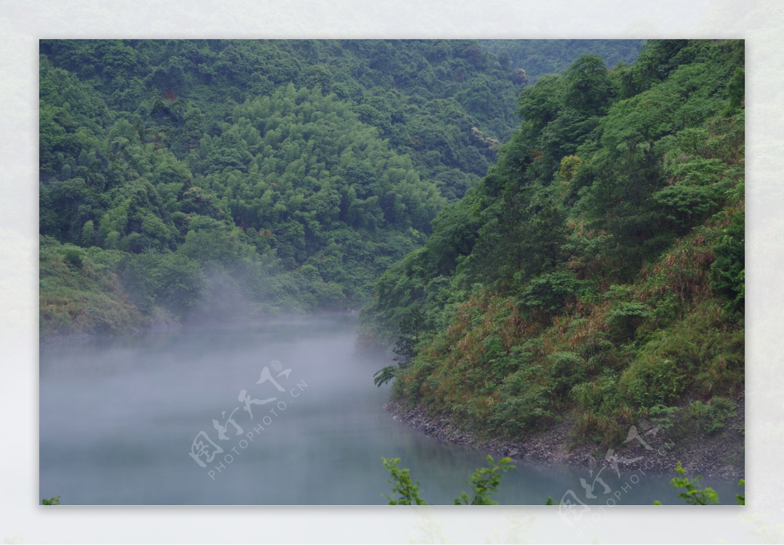 东江湖雾漫小东江