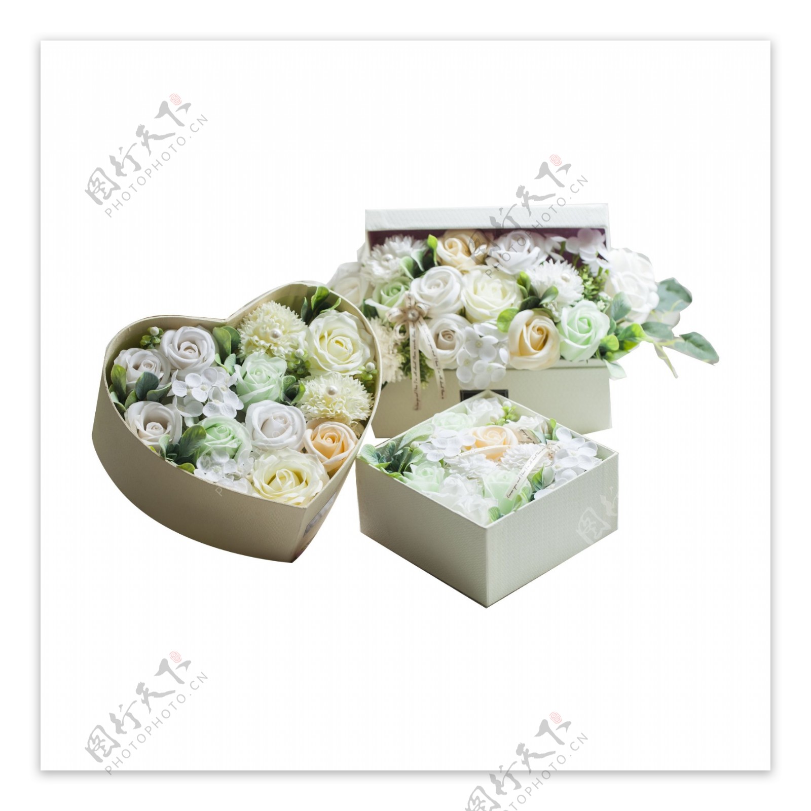 三盒花朵礼盒免抠图