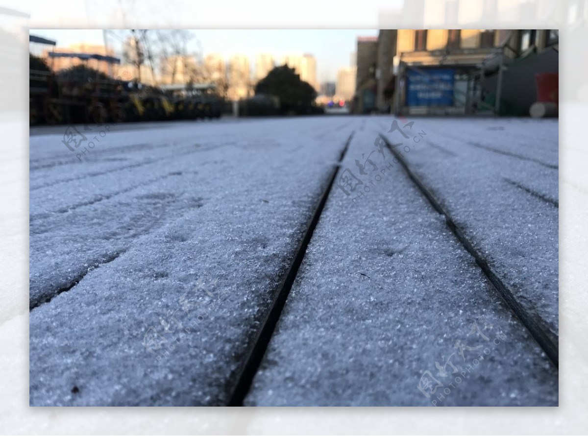 雪后道路