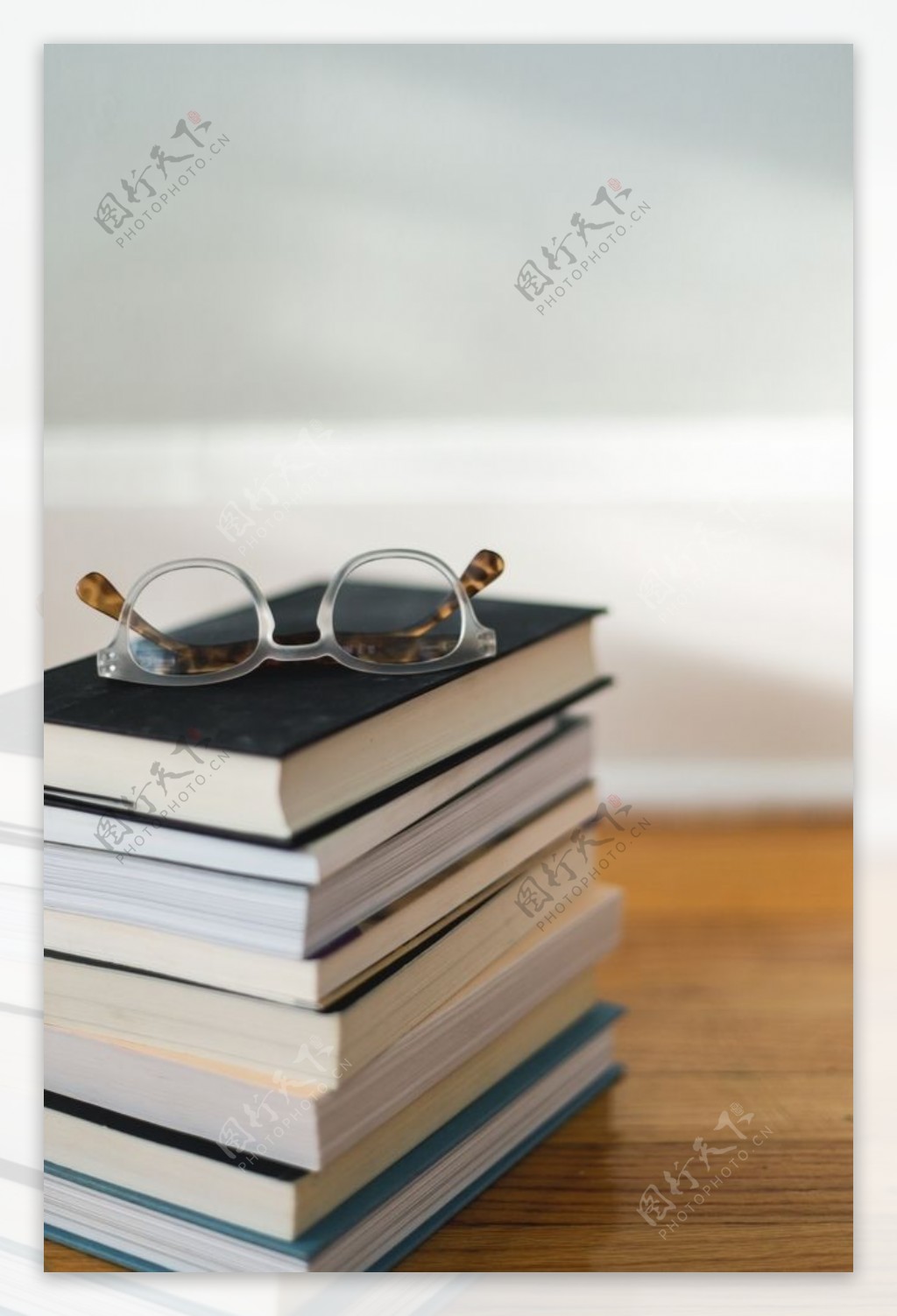 书本与眼镜