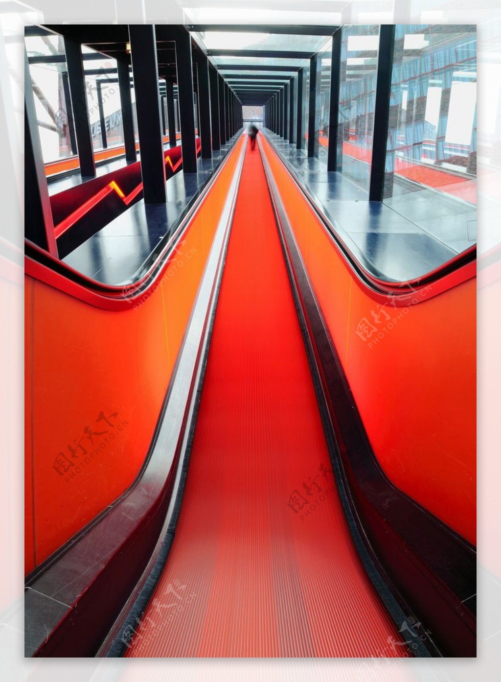 橘红高级感电梯步梯