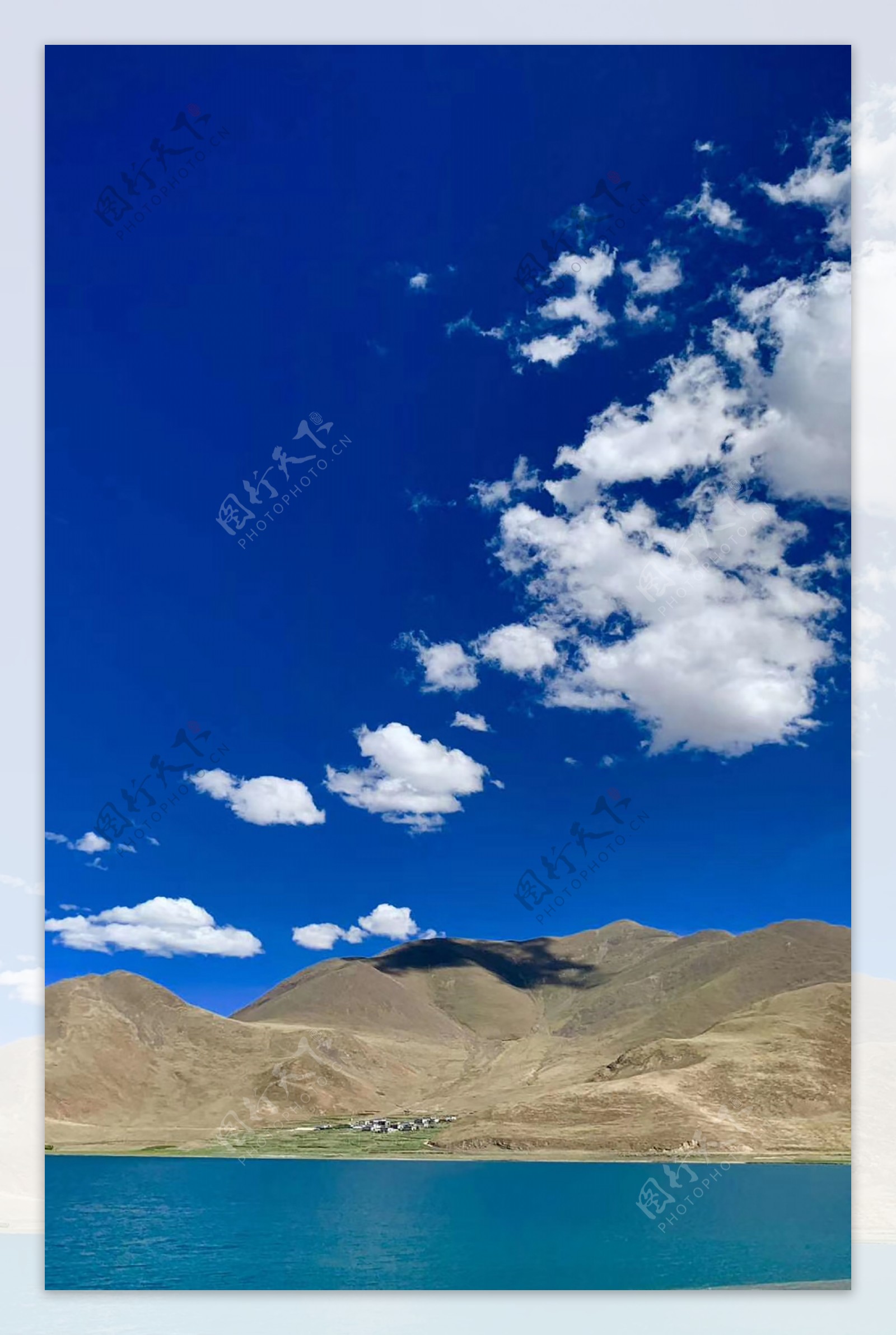 蓝天白云山川湖泊西藏