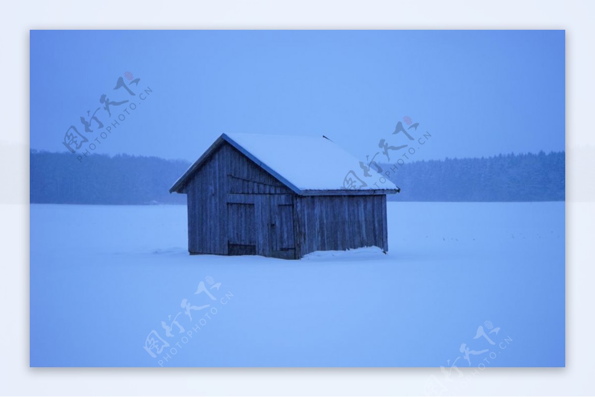雪中木屋林间小屋