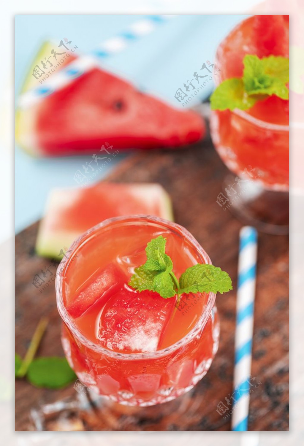 西瓜汁饮品饮料夏季清新背景素材