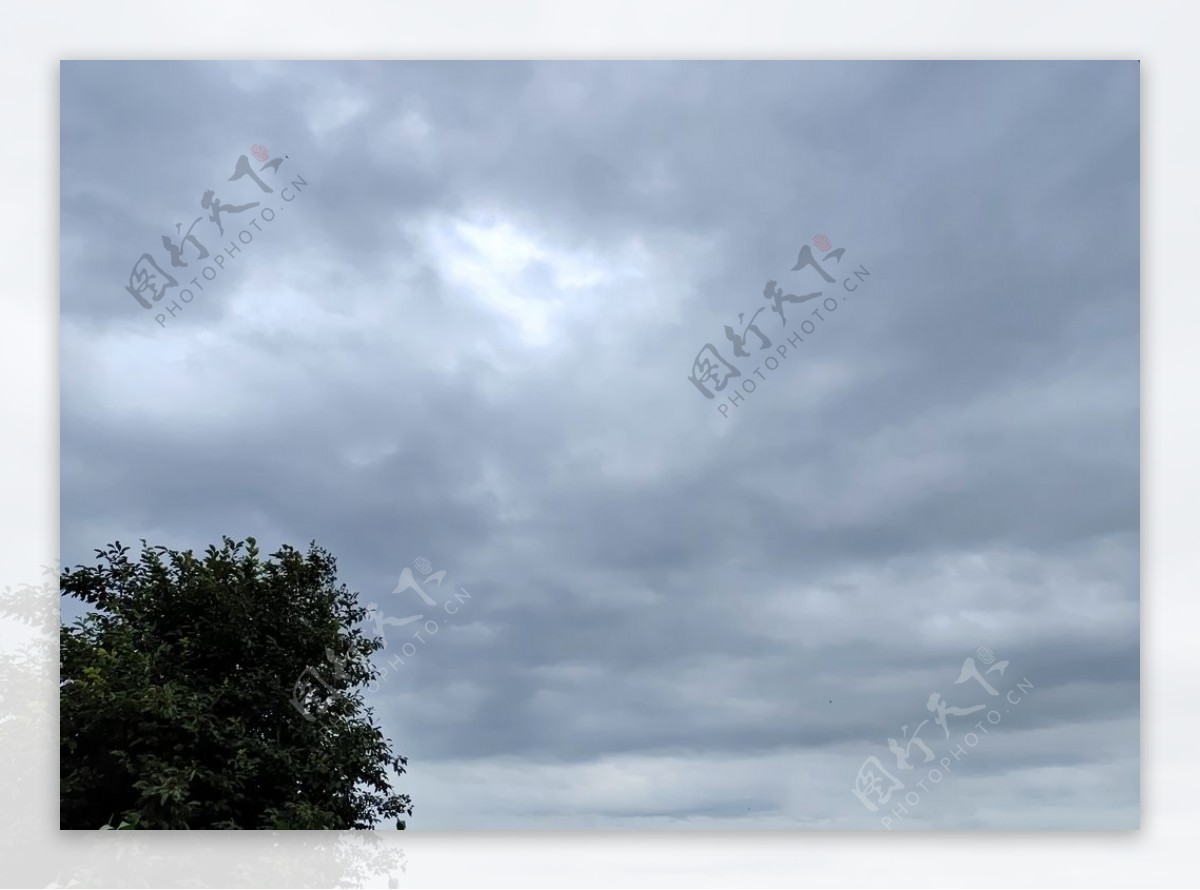 雨前的天空