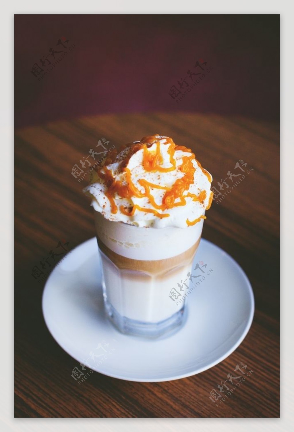 奶盖咖啡图片