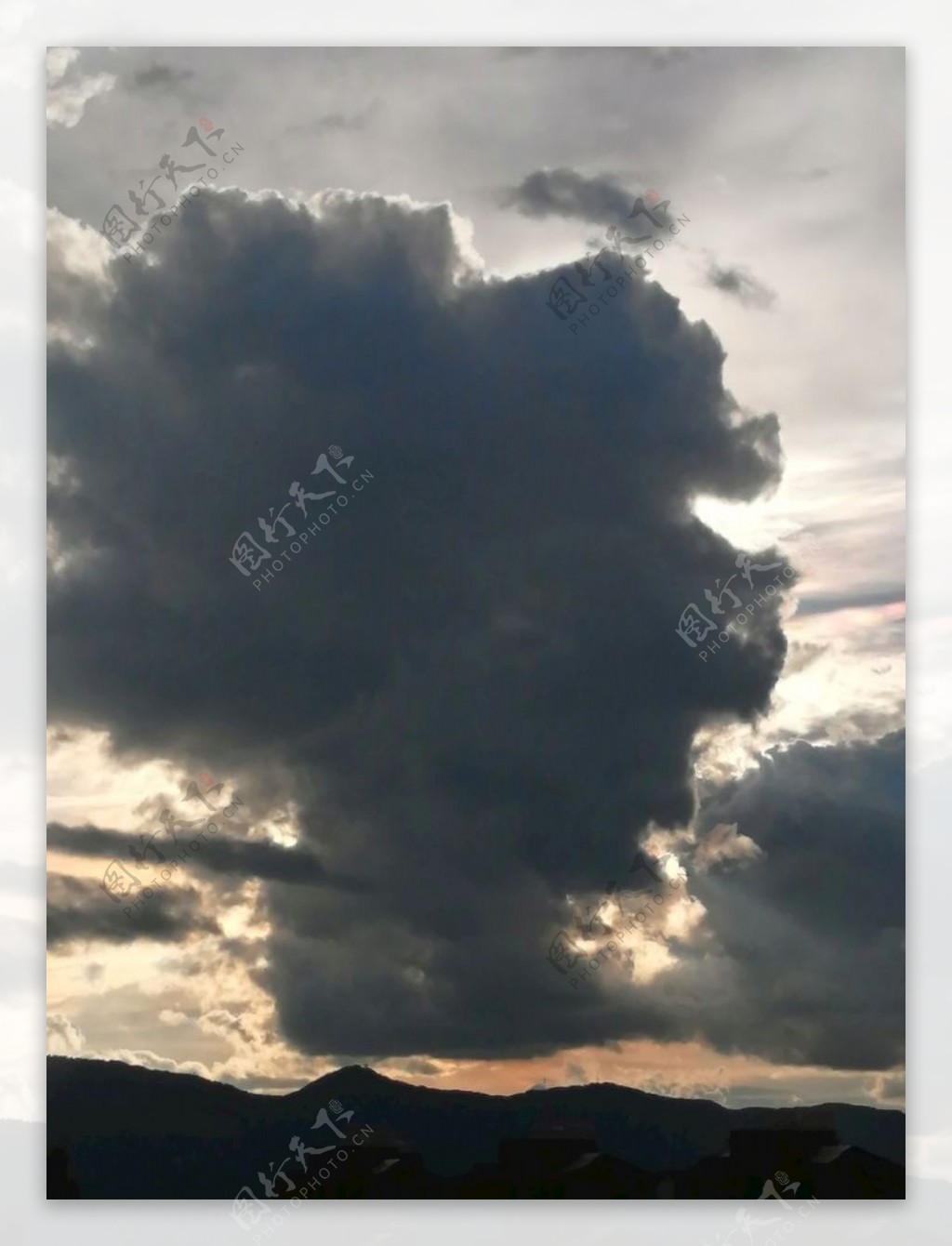 金边乌云摄影图图片