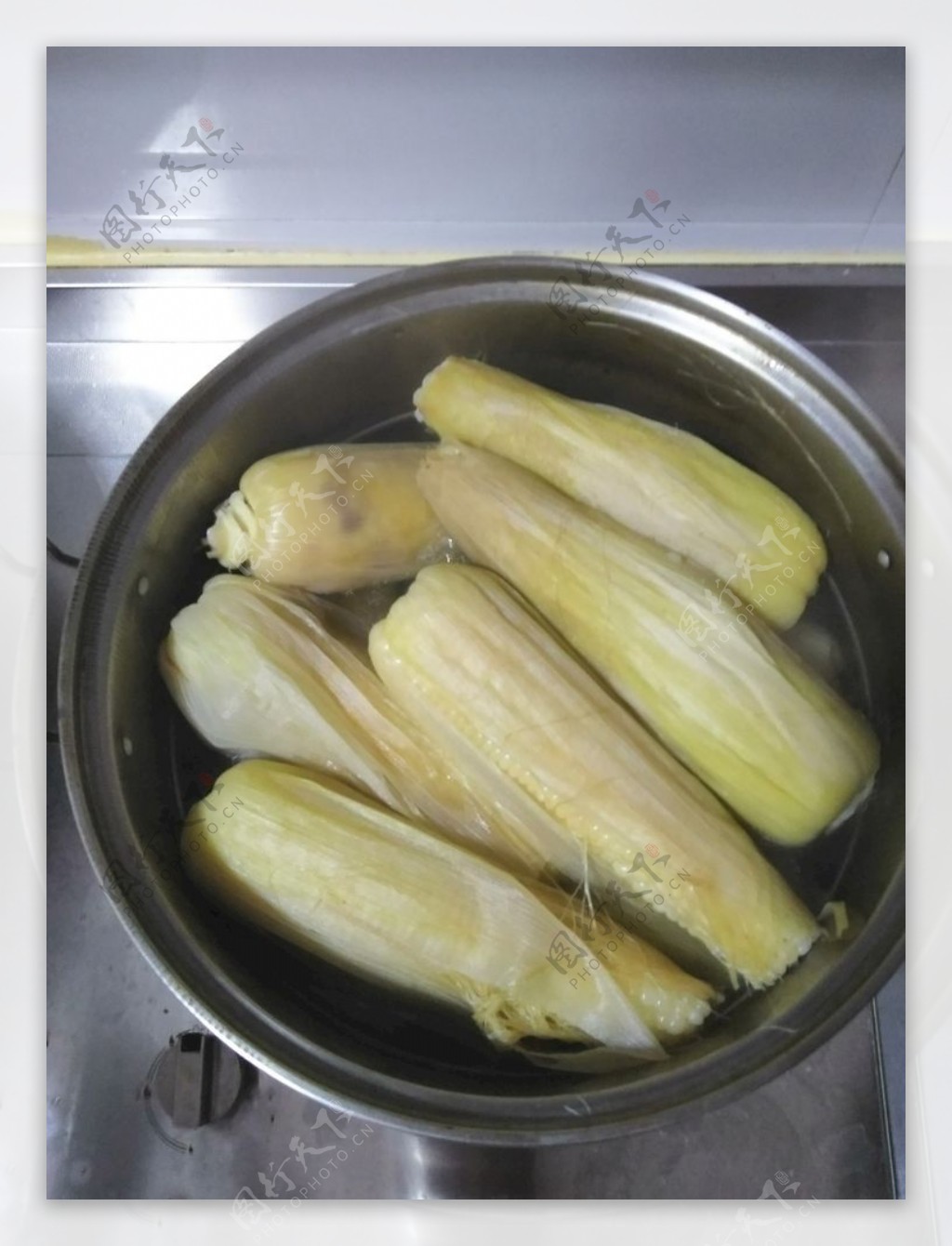 水煮玉米图片